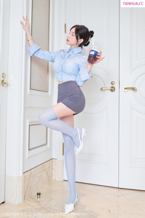 周于希dummy  [XiuRen]高清写真图 2022.11.04 No.5812 周于希Sally 短裙美臀第13张图片